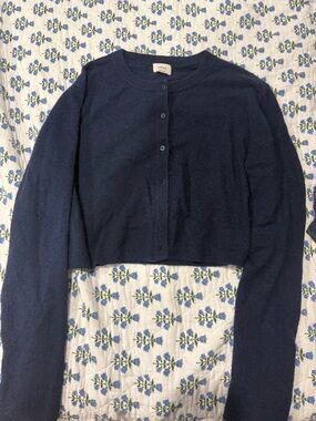 Aritzia Wilfred Sicily Cropped Navy Blue Cardigan